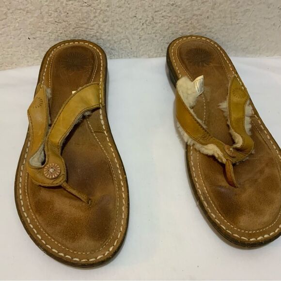 UGG Hamoa 1791 Sheepskin Lining Women Flip Flop Thong Sandals Brown Size 9 - Picture 1 of 15